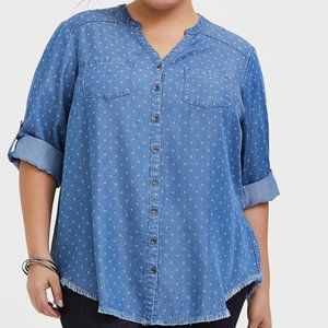 DENIM BUTTON-FRONT RAW HEM TUNIC SHIRT